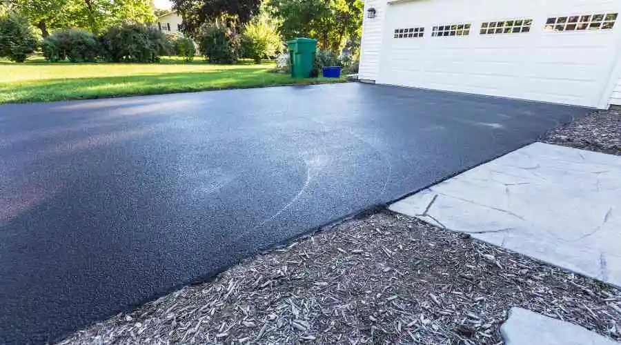 8 Asphalt Pavement Issues – And How To Fix Them