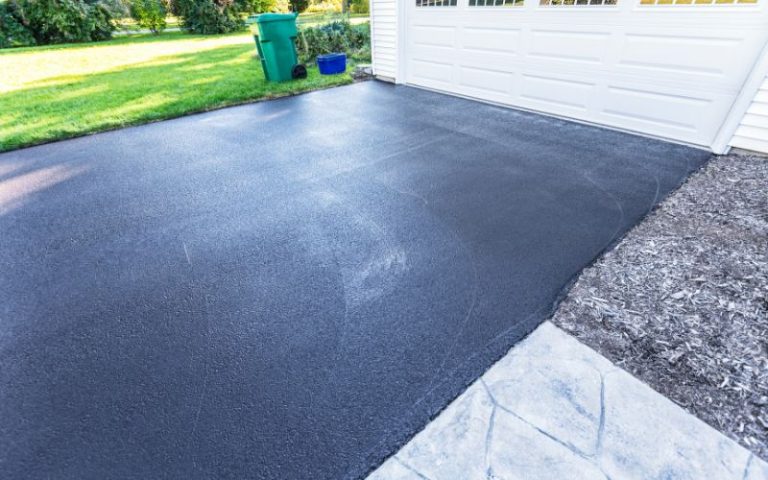 asphalt flooring repair in home garage