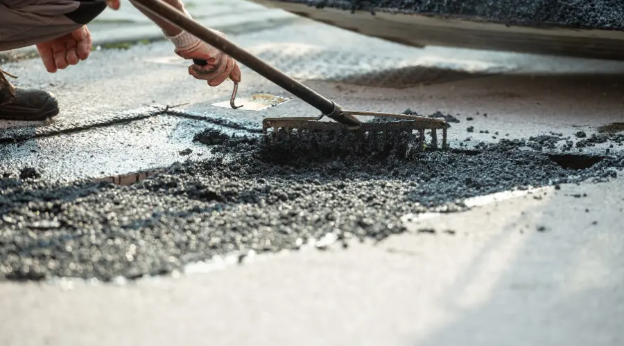 Top Tips for Fixing Cracks in Hot Asphalt: An In-Depth Guide in Hackensack | Hackensack Paving Company